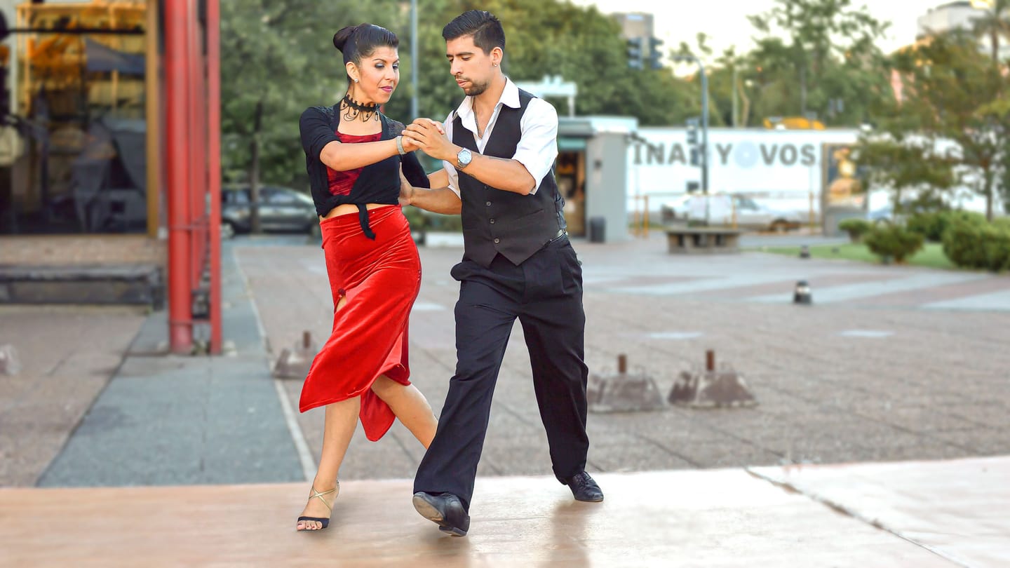 Danseurs de tango dans une rue de San Telmo.