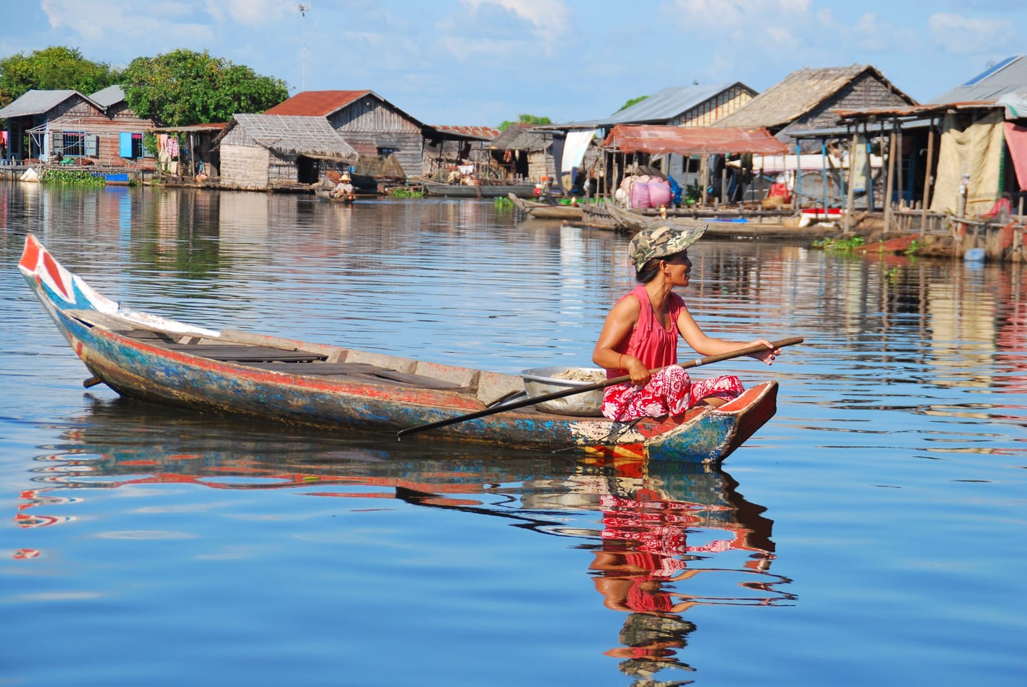 Un village flottant au fil du Tonlé Sap.