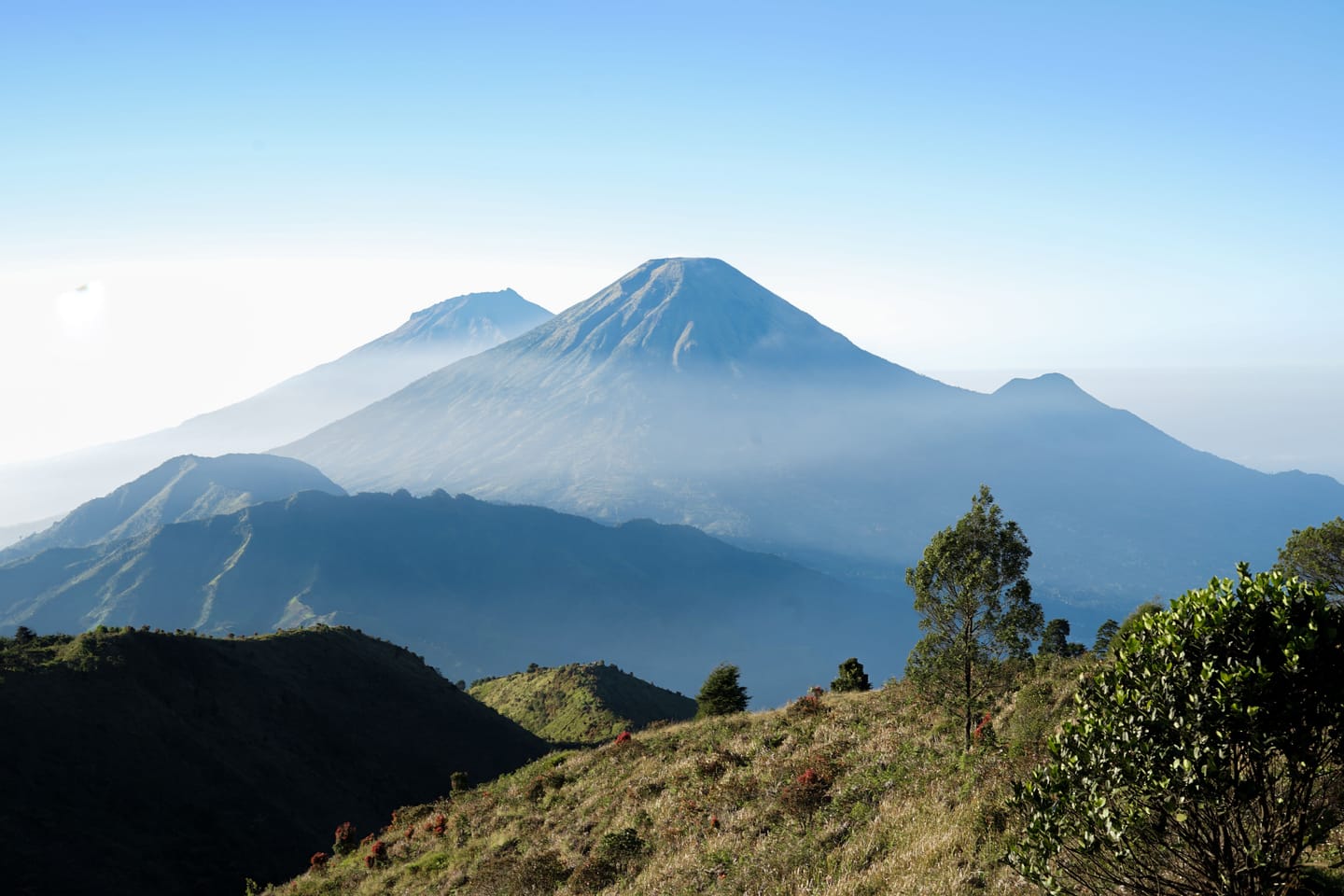 Sunrise from the summit of Mount Batur, sea of clouds.